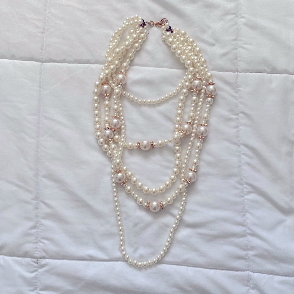 Pearl strand necklace